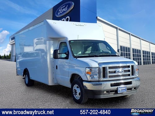 2024 Ford E-Series Cutaway E-450 DRW