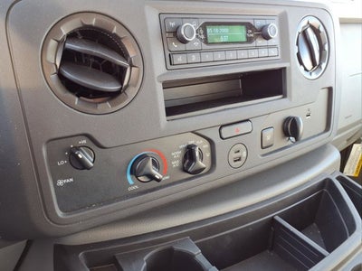 2024 Ford E-Series Cutaway E-450 DRW