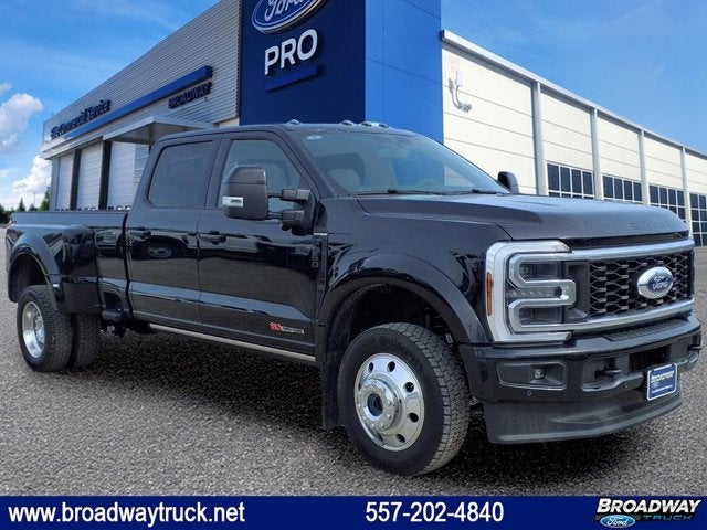 2025 Ford Super Duty F-450 DRW Platinum