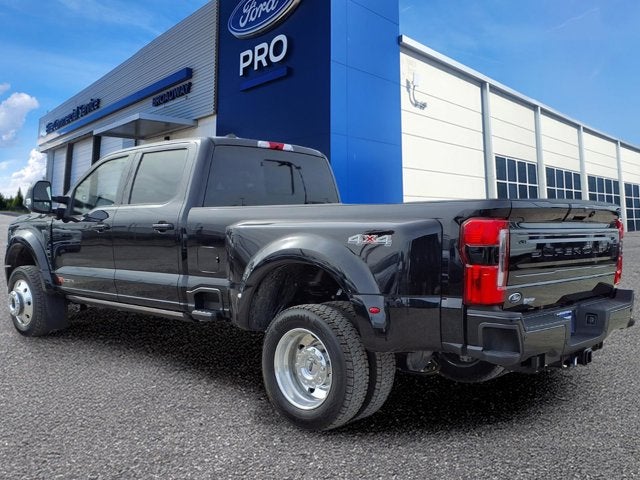 2025 Ford Super Duty F-450 DRW Platinum