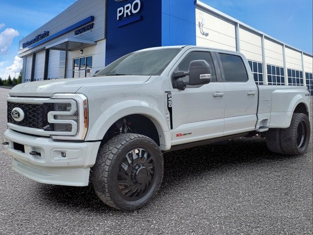 2025 Ford Super Duty F-450 DRW Platinum