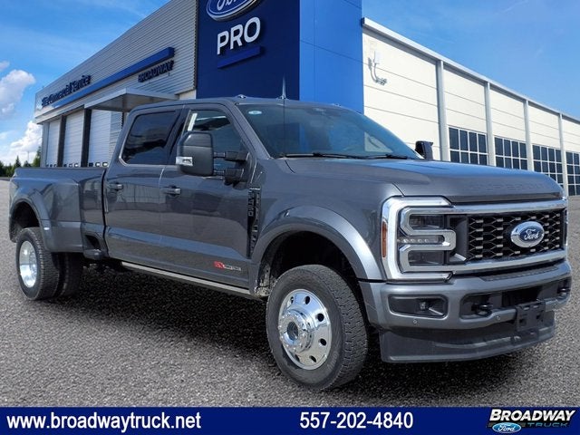 2025 Ford Super Duty F-450 DRW Platinum