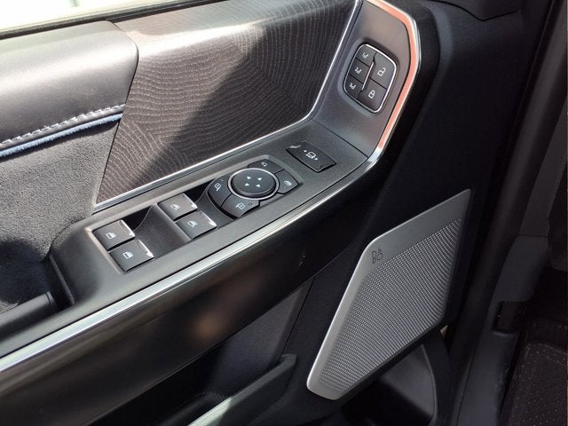 2025 Ford Super Duty F-450 DRW Platinum