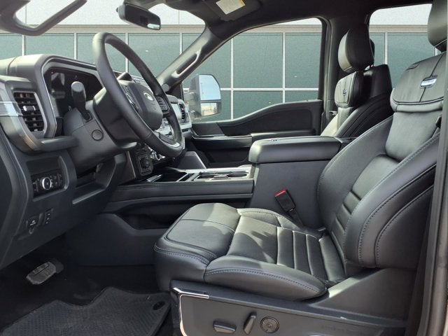 2025 Ford Super Duty F-450 DRW Platinum