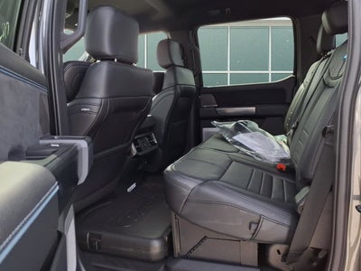 2025 Ford Super Duty F-450 DRW Platinum