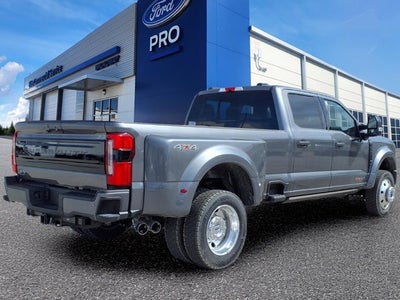 2025 Ford Super Duty F-450 DRW Platinum