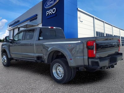 2025 Ford Super Duty F-450 DRW Platinum