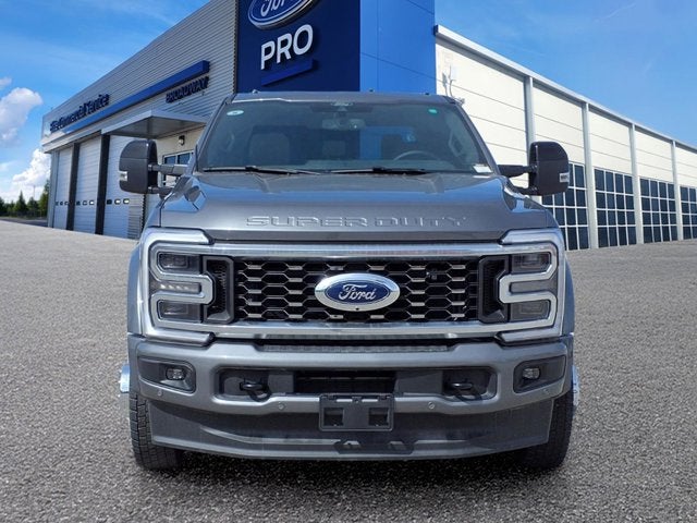 2025 Ford Super Duty F-450 DRW Platinum