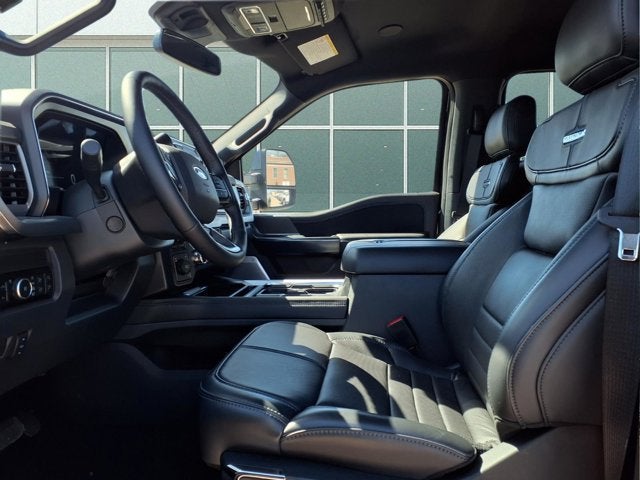 2025 Ford Super Duty F-450 DRW Platinum