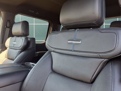 2025 Ford Super Duty F-450 DRW Platinum