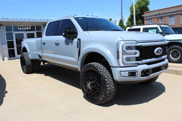 2024 Ford Super Duty F-450 DRW Platinum