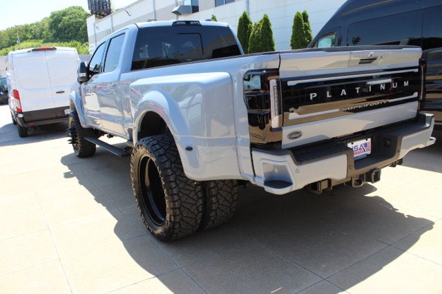 2024 Ford Super Duty F-450 DRW Platinum