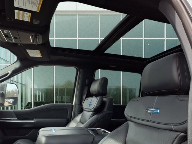 2025 Ford Super Duty F-450 DRW Platinum