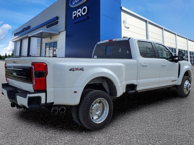 2025 Ford Super Duty F-450 DRW Platinum