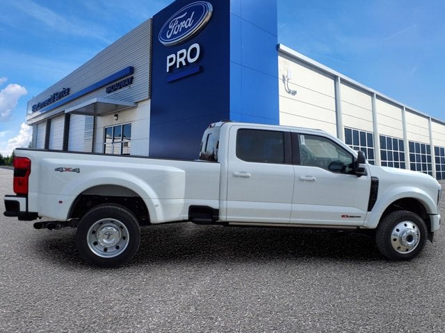 2025 Ford Super Duty F-450 DRW Platinum