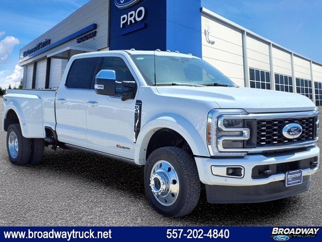 2026 Ford F-450 Platinum 4x4 Crew Cab 8' Box DRW's photo