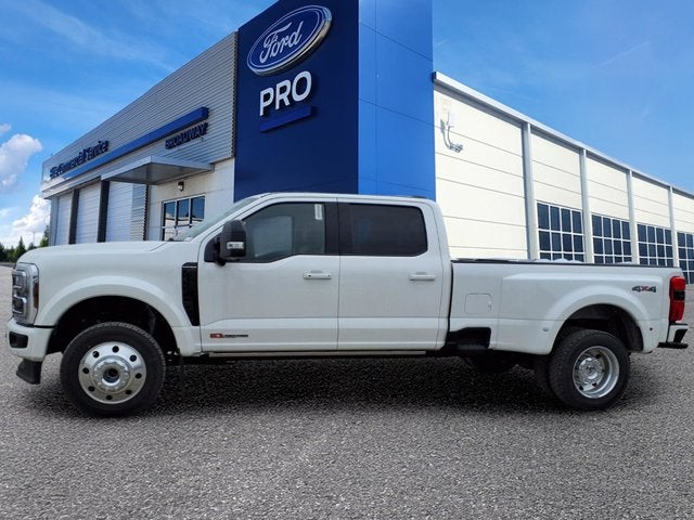2025 Ford Super Duty F-450 DRW Platinum