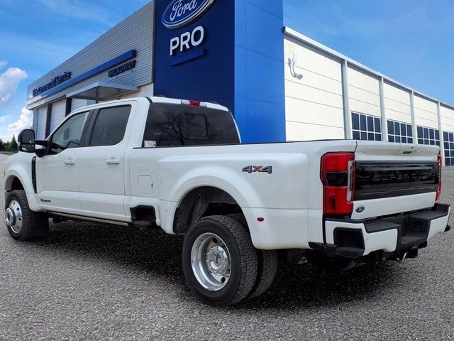 2025 Ford Super Duty F-450 DRW Platinum