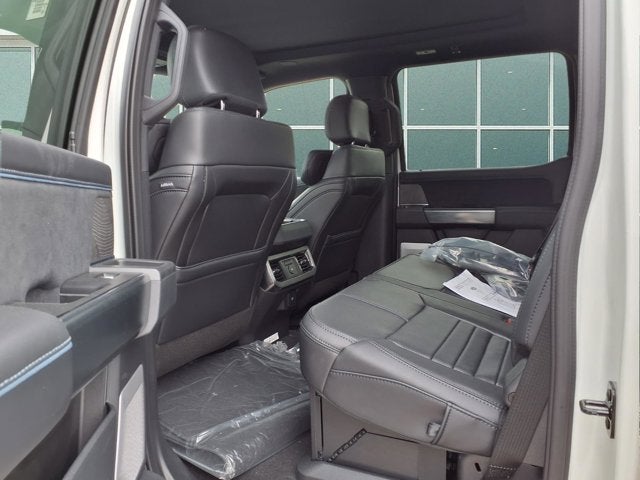 2025 Ford Super Duty F-450 DRW Platinum