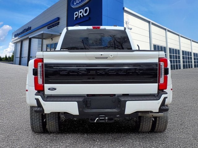 2025 Ford Super Duty F-450 DRW Platinum