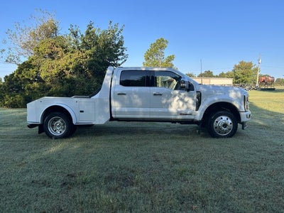 2025 Ford Super Duty F-450 DRW Platinum