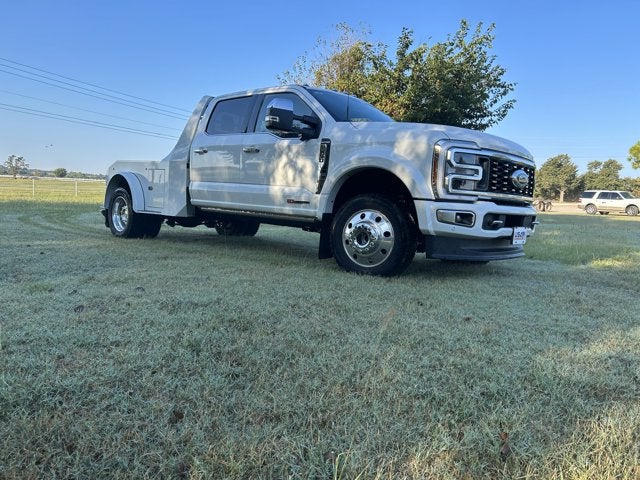2025 Ford Super Duty F-450 DRW Platinum