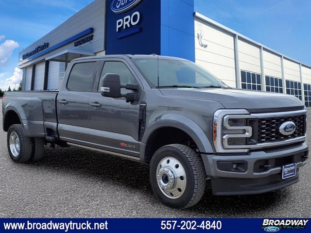 2025 Ford Super Duty F-450 DRW Platinum