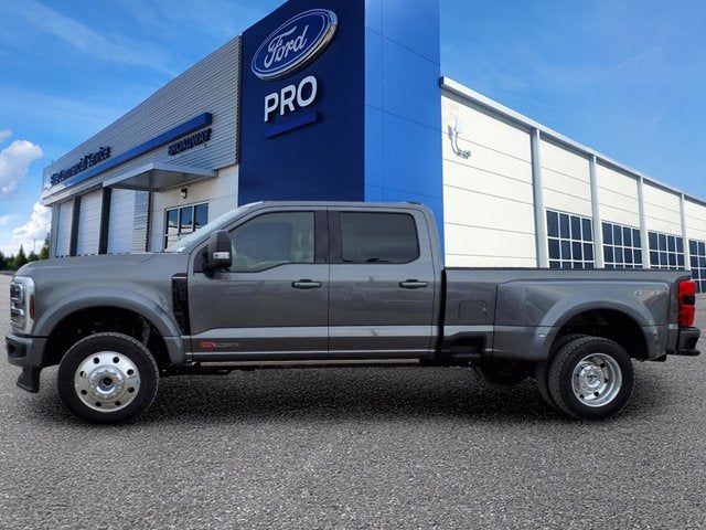 2025 Ford Super Duty F-450 DRW Platinum
