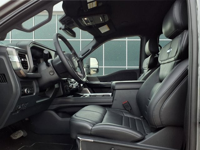 2025 Ford Super Duty F-450 DRW Platinum