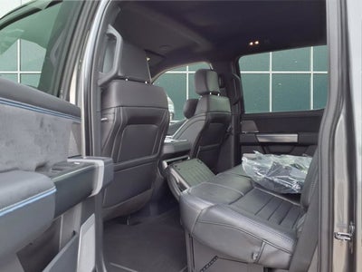 2025 Ford Super Duty F-450 DRW Platinum