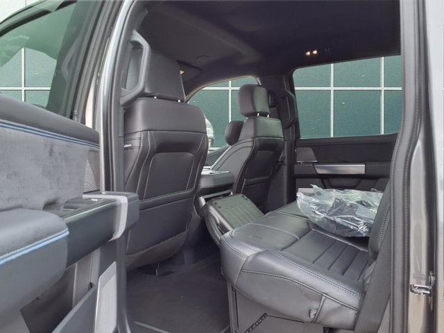 2025 Ford Super Duty F-450 DRW Platinum