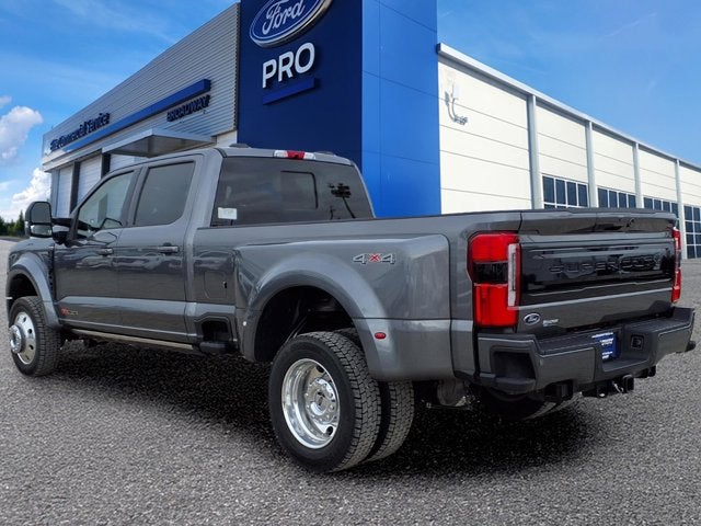 2025 Ford Super Duty F-450 DRW Platinum