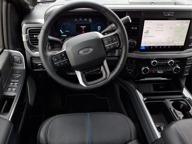 2025 Ford Super Duty F-450 DRW Platinum