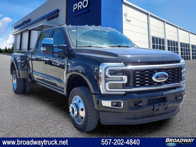 2026 Ford F-450 Platinum 4x4 Crew Cab 8' Box DRW's photo