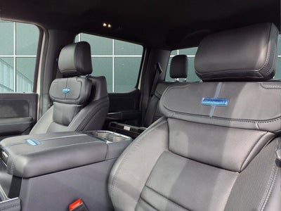 2025 Ford Super Duty F-450 DRW Platinum