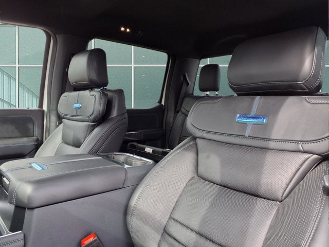 2025 Ford Super Duty F-450 DRW Platinum