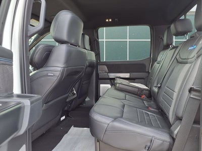 2025 Ford Super Duty F-450 DRW Platinum