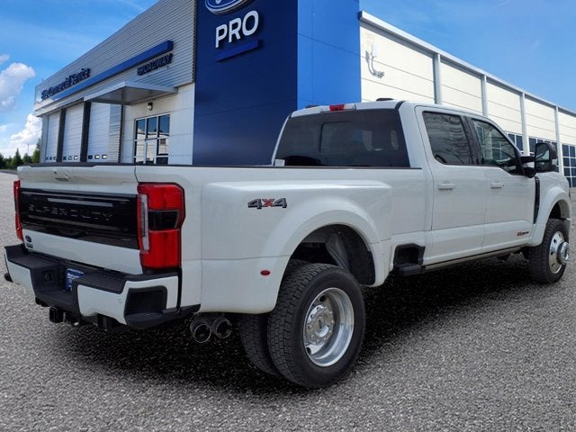 2025 Ford Super Duty F-450 DRW Platinum