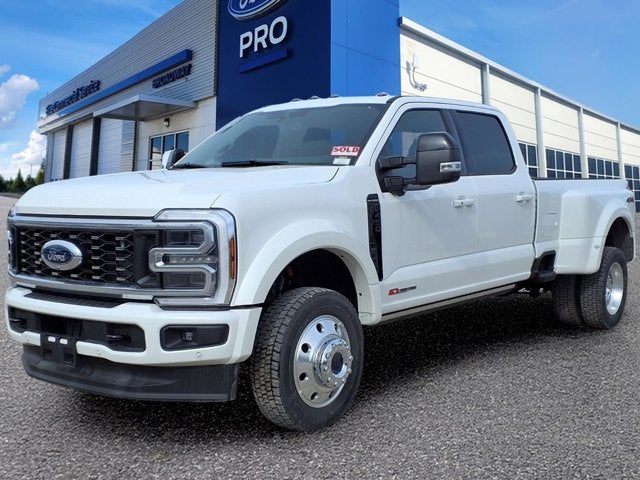 2025 Ford Super Duty F-450 DRW Platinum