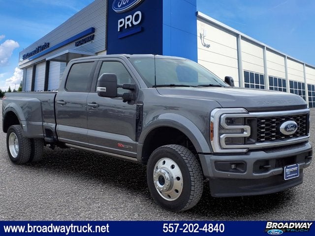 2025 Ford F-450 Super Duty Platinum