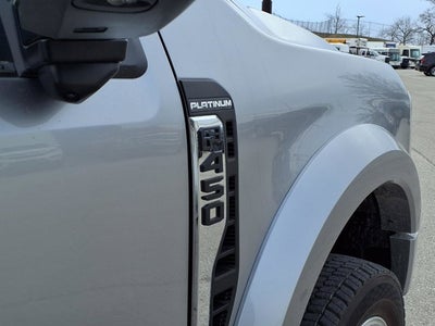2024 Ford Super Duty F-450 DRW Platinum