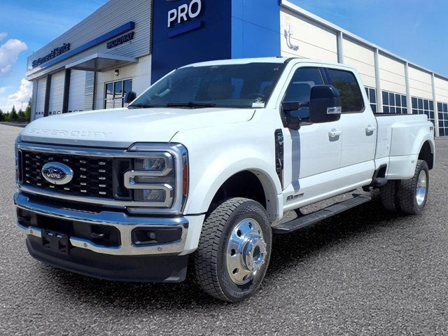 2026 Ford Super Duty F-450 DRW Lariat