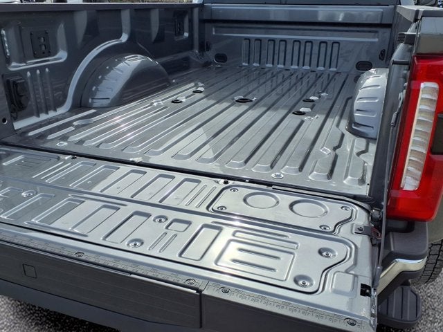 2025 Ford Super Duty F-450 DRW LARIAT