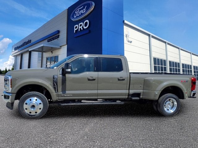 2026 Ford Super Duty F-450 DRW Lariat