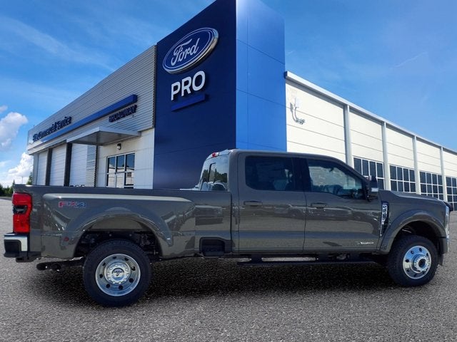 2026 Ford Super Duty F-450 DRW Lariat