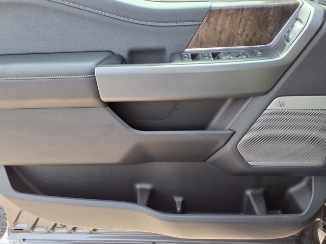 2025 Ford Super Duty F-450 DRW LARIAT